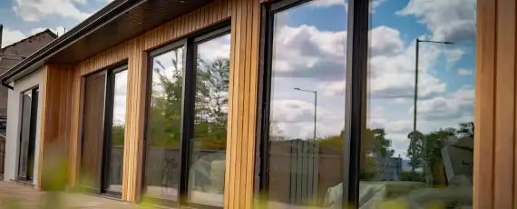 Ali-Front-570x230 Ali-Front-570x230